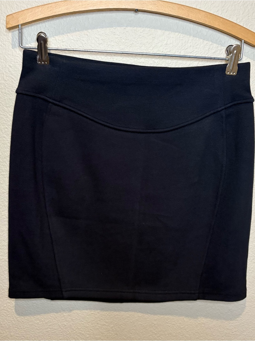 Lululemon Scuba High-Rise Mini Skirt Women's Size Medium Black Above The Knee
